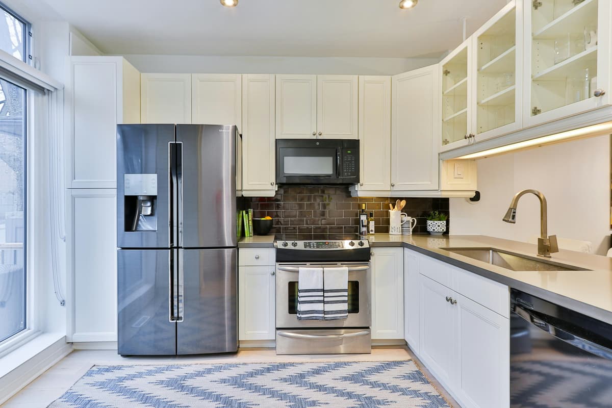 Ivory Shine Ceramic Tile